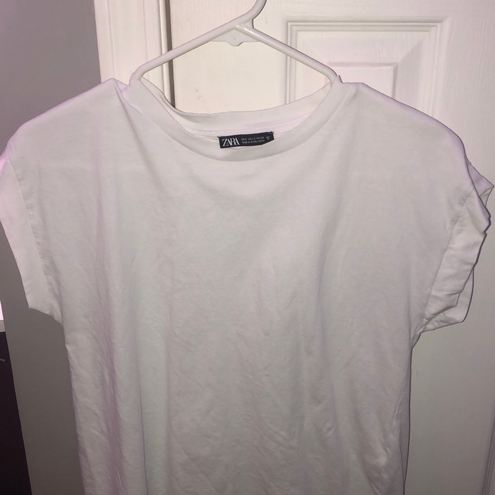 Plain white tshirt